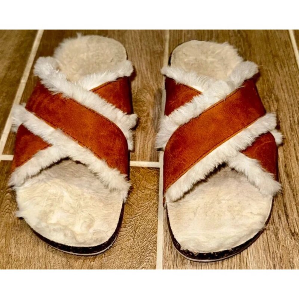 Faux fur sandals